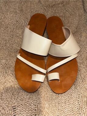 find. Cream Leather Strapped Slide Sandals Size 9